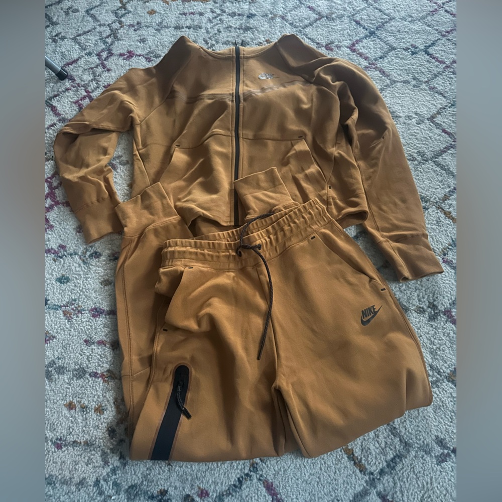 Nike outfit SET. Size small. Jacket and Pants. - Picture 6 of 6
